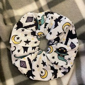 Kitty witches Oversized hair scrunchie!
